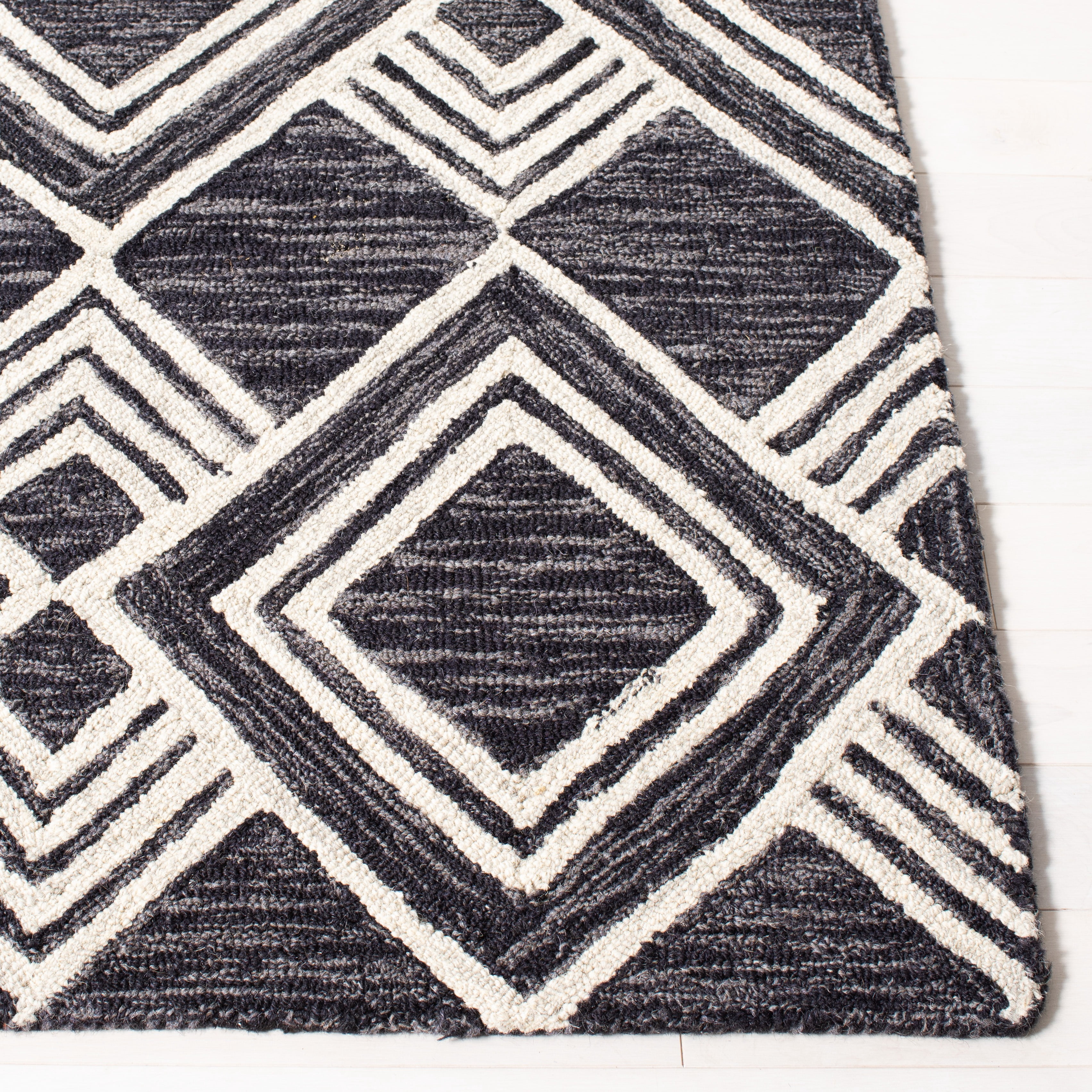 SAFAVIEH Micro-Loop Floral Geometric Wool Area Rug, Charcoal/Ivory, 4' x 6'