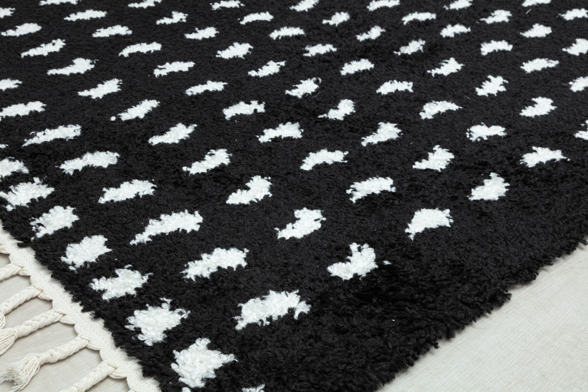 Rugs America BT15A Secret Moment Dots Modern Black Area Rug, 2'6" x 8'