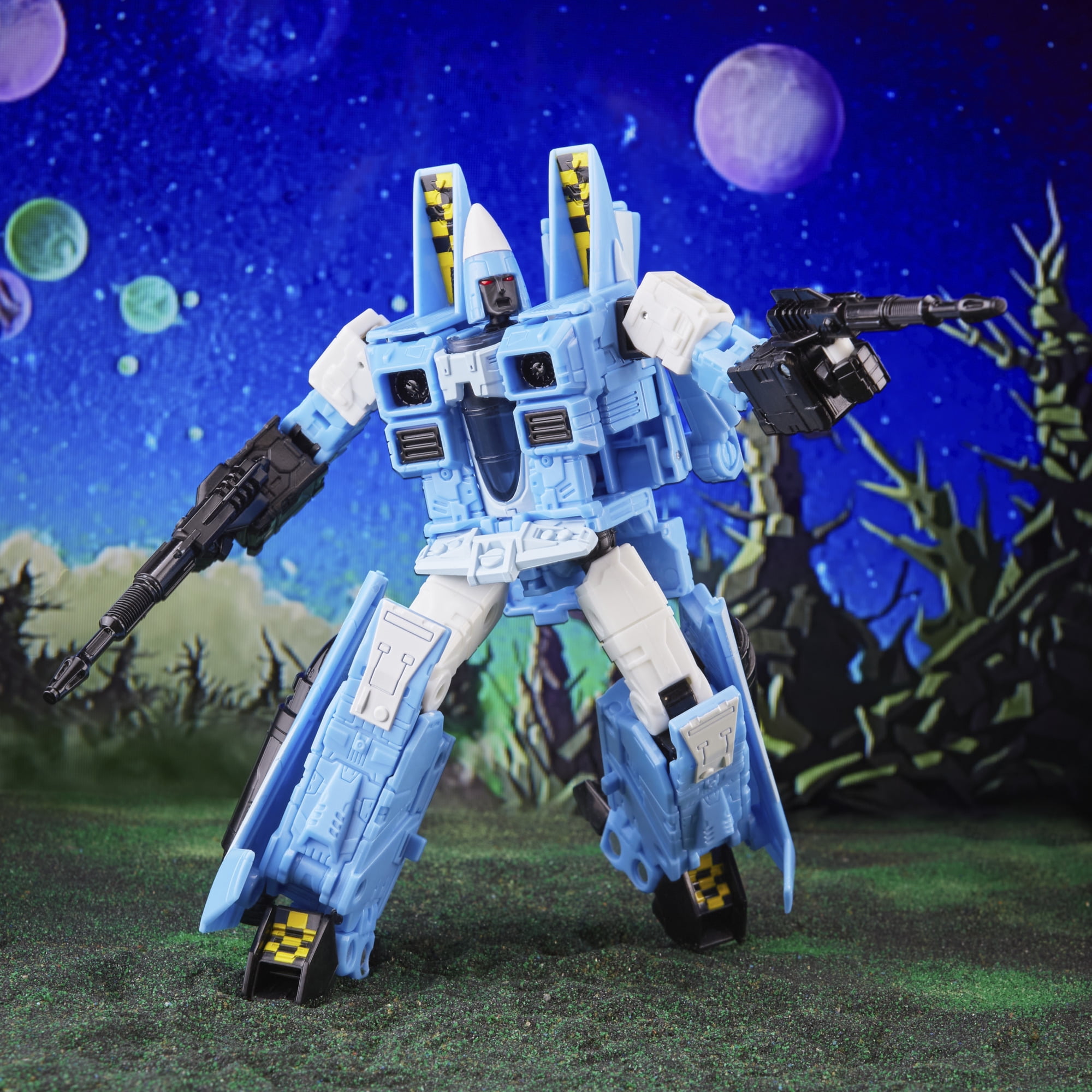 Transformers Legacy Child Cloudcover Action Figures, 3.06 x 6.25 x 9.00 in Plastic, 0.54 lb