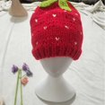 thumbnail image 3 of Gorro de invierno de punto Strawberrys Anime para adultos, 3 of 4