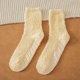 thumbnail image 5 of Qarigey 1 par de calcetines de poliéster para mujer, lavables, reutilizables, elegantes, informales, transpirables, de Color sólido, antideslizantes, Medias Amarillo Qarigey AP012065-03, 5 of 6