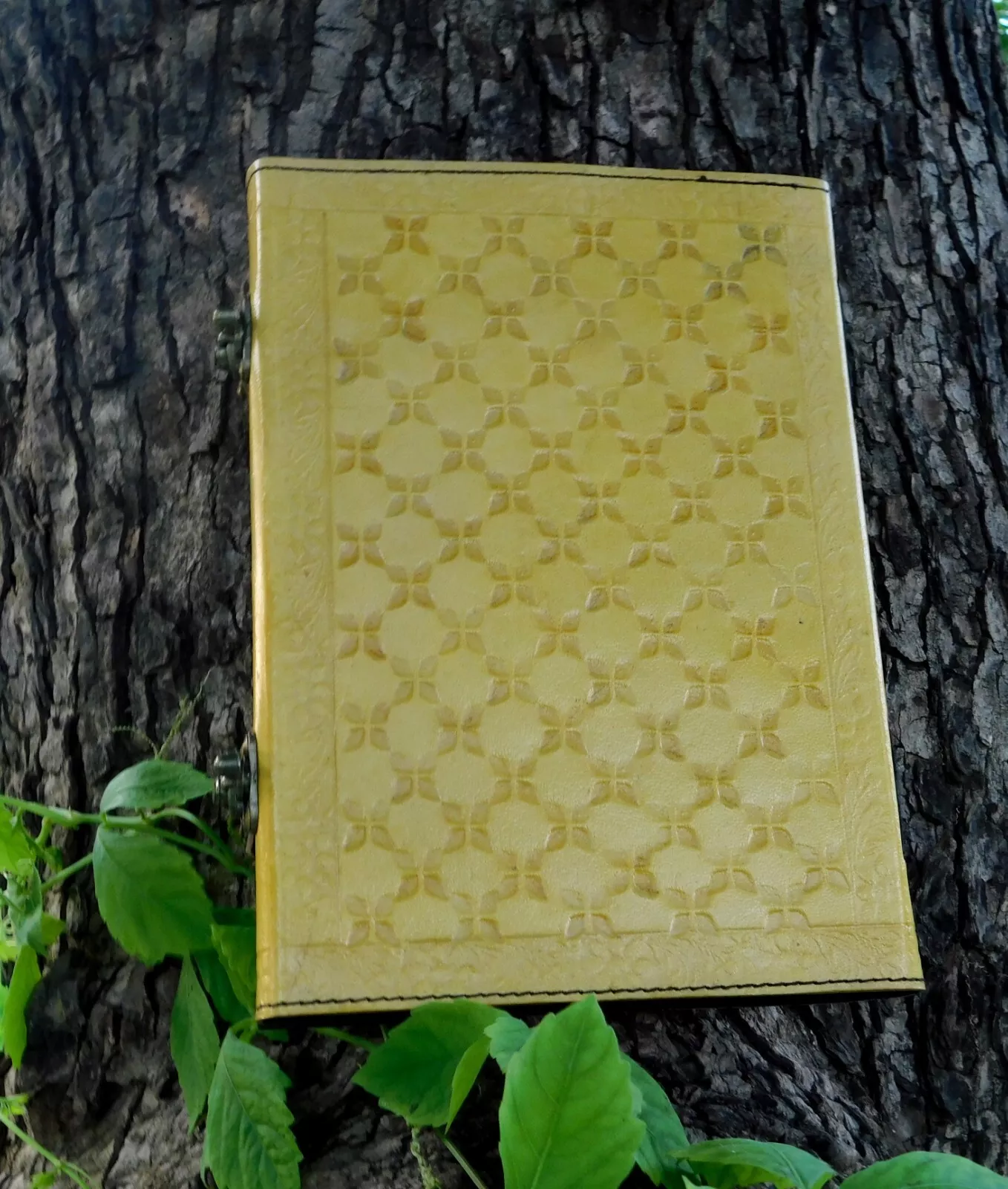 Handcrafted Embossed Design Vintage Leather Bound Journal Diary Healing Obsidian Stone Yellow Blank Notebook For Men & Women