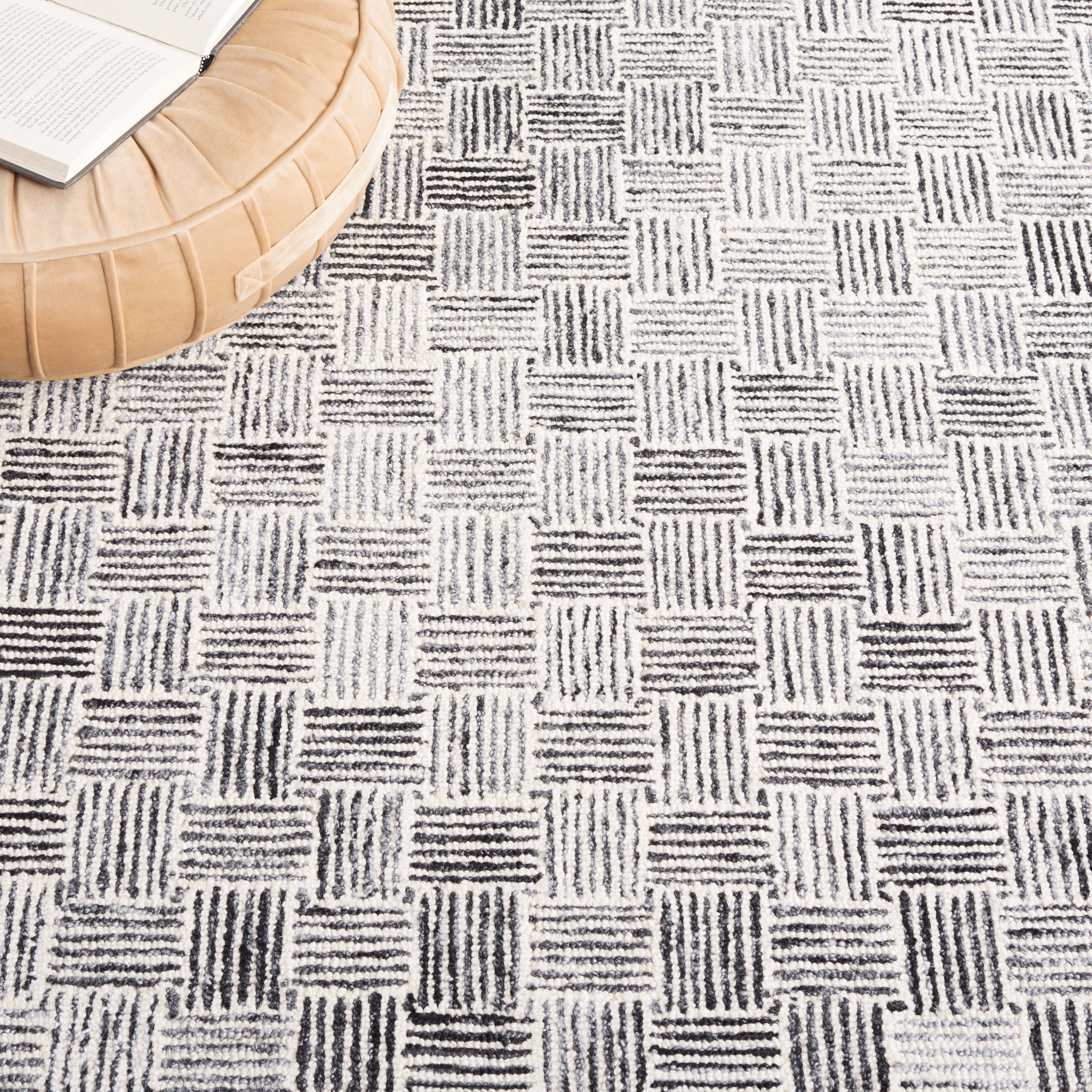 SAFAVIEH Micro-Loop Charlotte Solid Area Rug, Dark Grey/Ivory, 5' x 5' Square