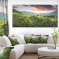 thumbnail image 1 of Vallée de la Montagne Géorgienne Verte - Impression sur Toile Paysage, 1 of 3