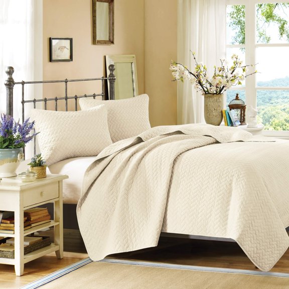 Hampton Hill Velvet Touch Ivory King Coverlet Set