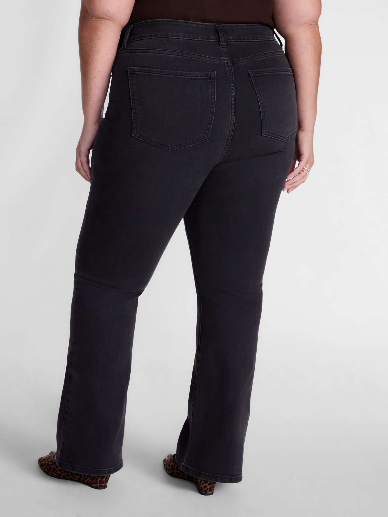 Terra & Sky Women's Plus Signature Mid Rise Bootcut Jeans, 30” Inseam, Sizes 16W-26W