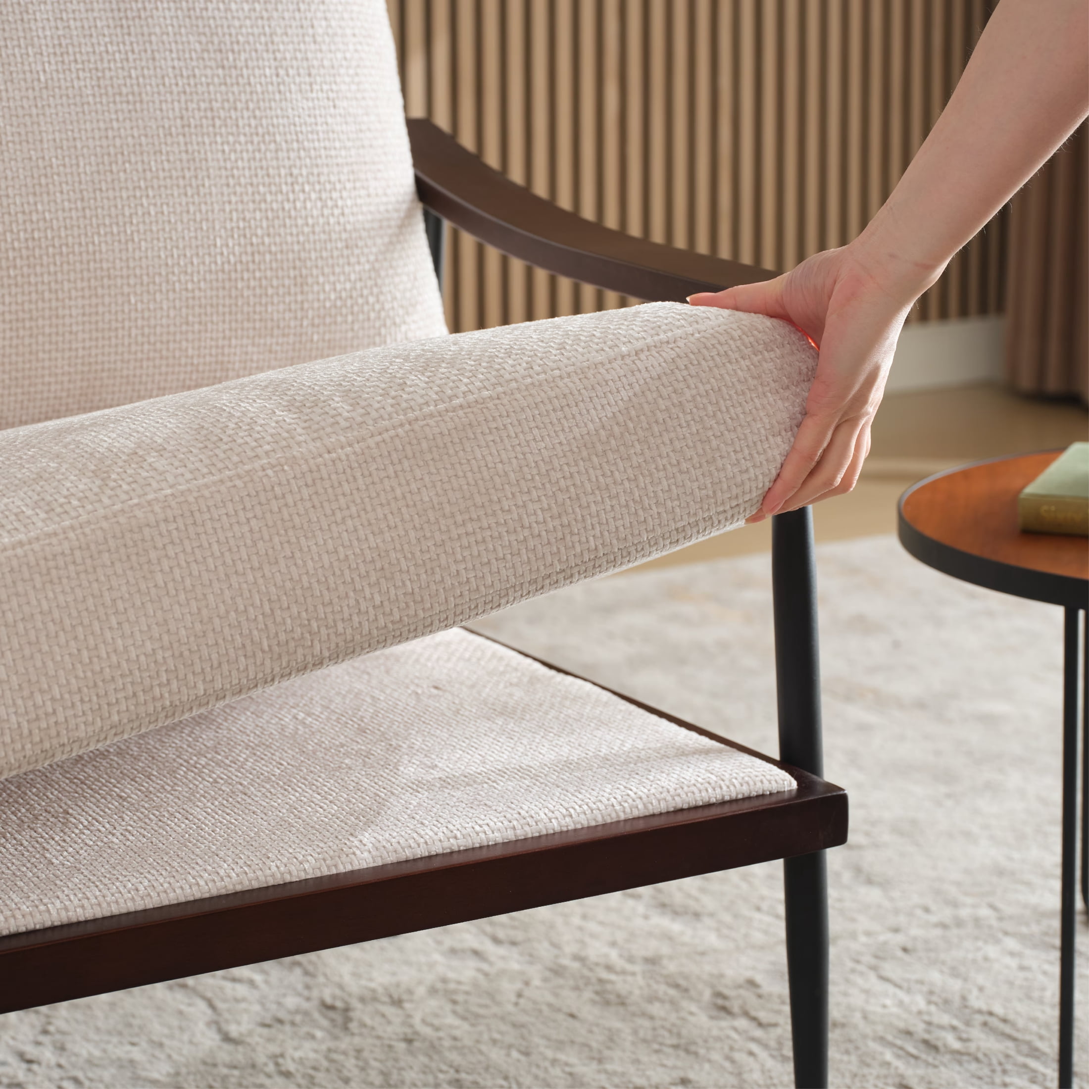 Vinform Modern Accent Chair, Arm Chair with Upholstered Thicker Cushion, Metal Frame for Living Room, Linen Fabric, Beige