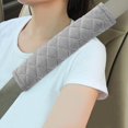 thumbnail image 2 of Amooca Funda suave para cinturón de seguridad de coche, cojines para cinturón de seguridad, 2 piezas, ajuste universal para todos los coches y mochila para una conducción más cómoda (gris claro), 2 of 4