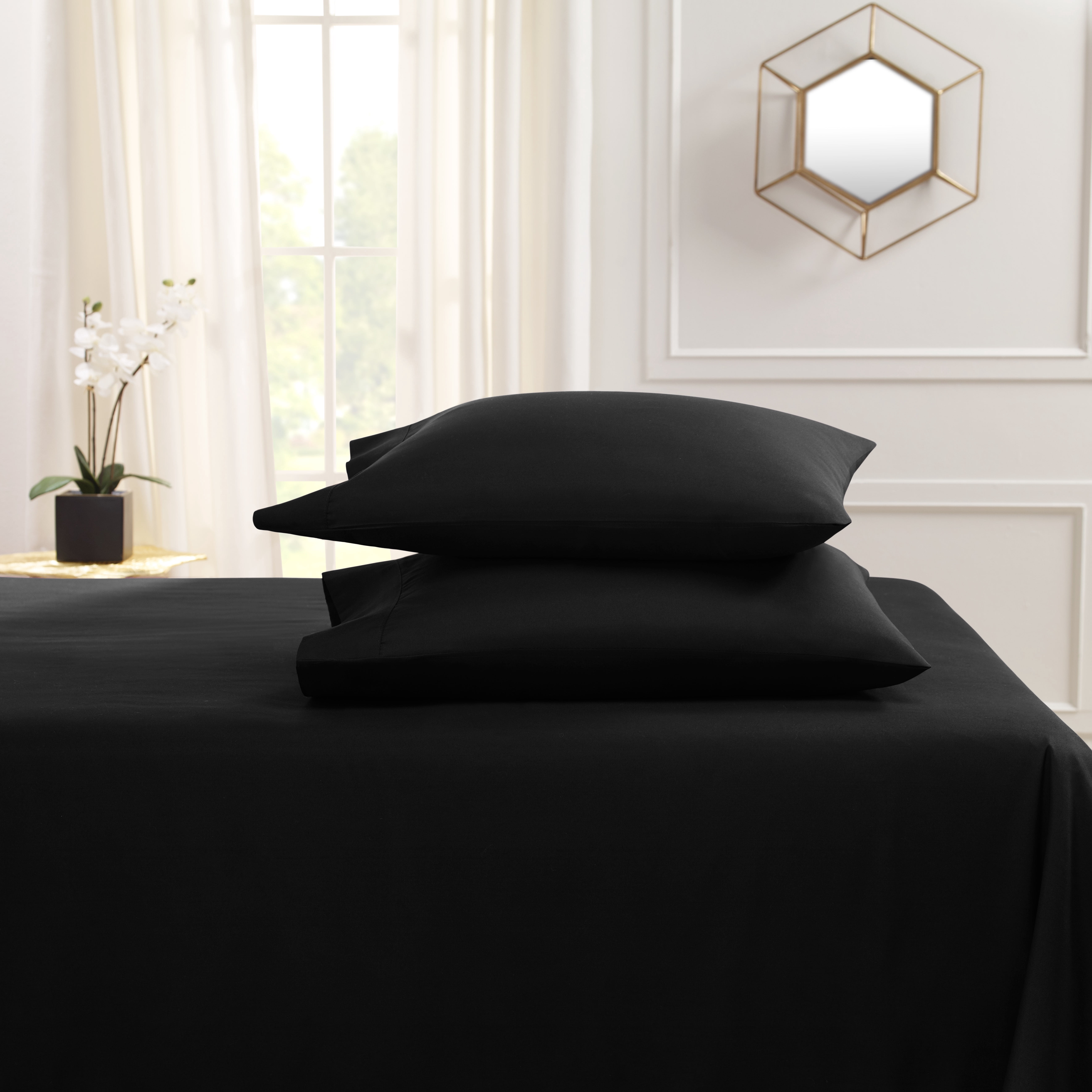 Hearth & Harbor Deep Pocket 4 Piece Solid Bed Sheet Set, 1800 Thread Count Microfiber Sheets, Split King, Black