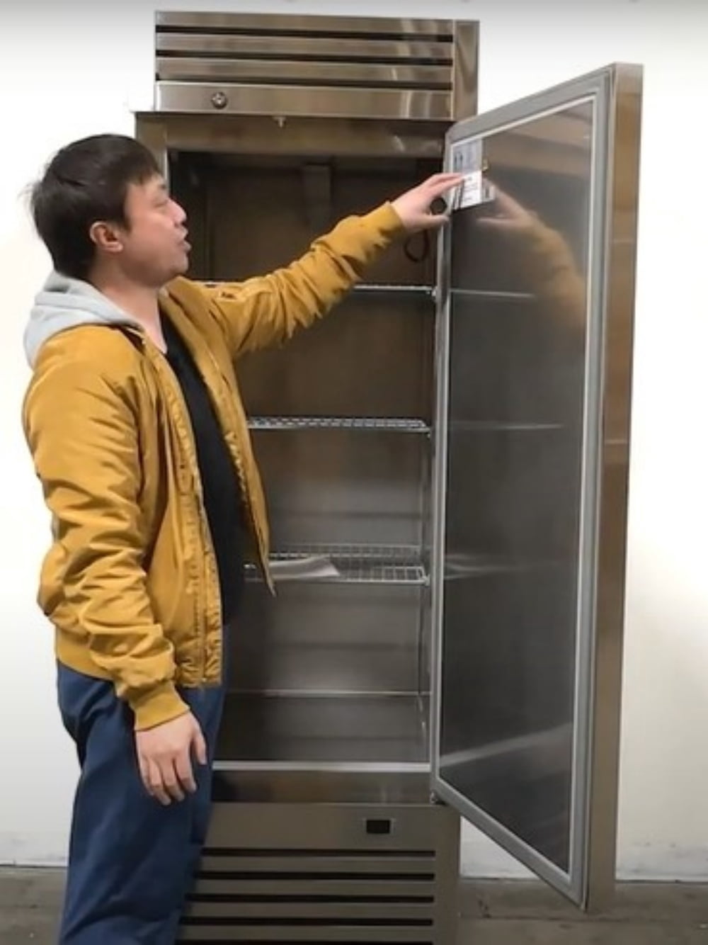Reach-In Upright 17.2 Cu.Ft Commercial Freezer, Stainless Steel