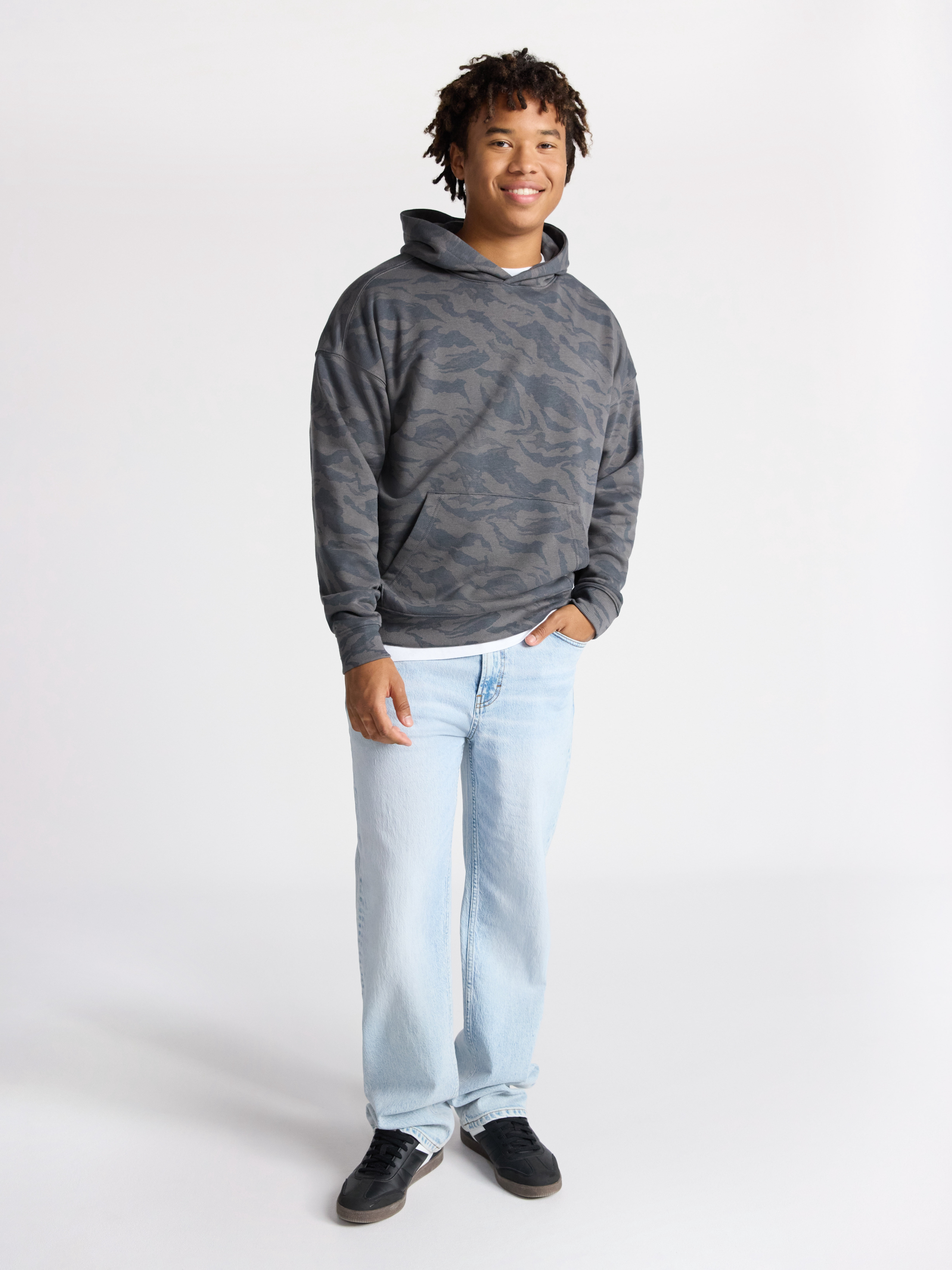 No Boundaries Oversized Hoodie with Long Sleeves, Men's & Big Men's