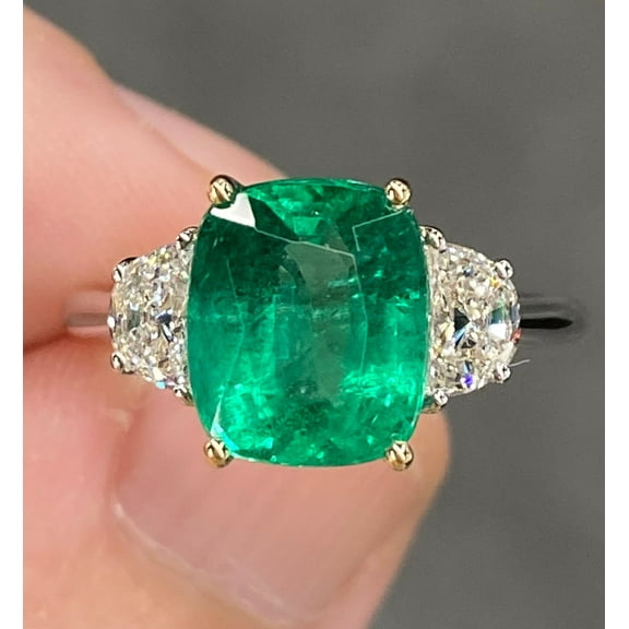 Gorgeous 3.8 Ctw Bright Green Emerald Cushion Cut 925 Sterling Silver Ring