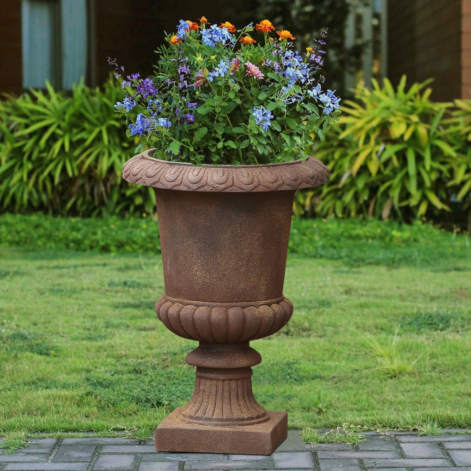 LuxenHome Rustic Brown MgO Urn Planter