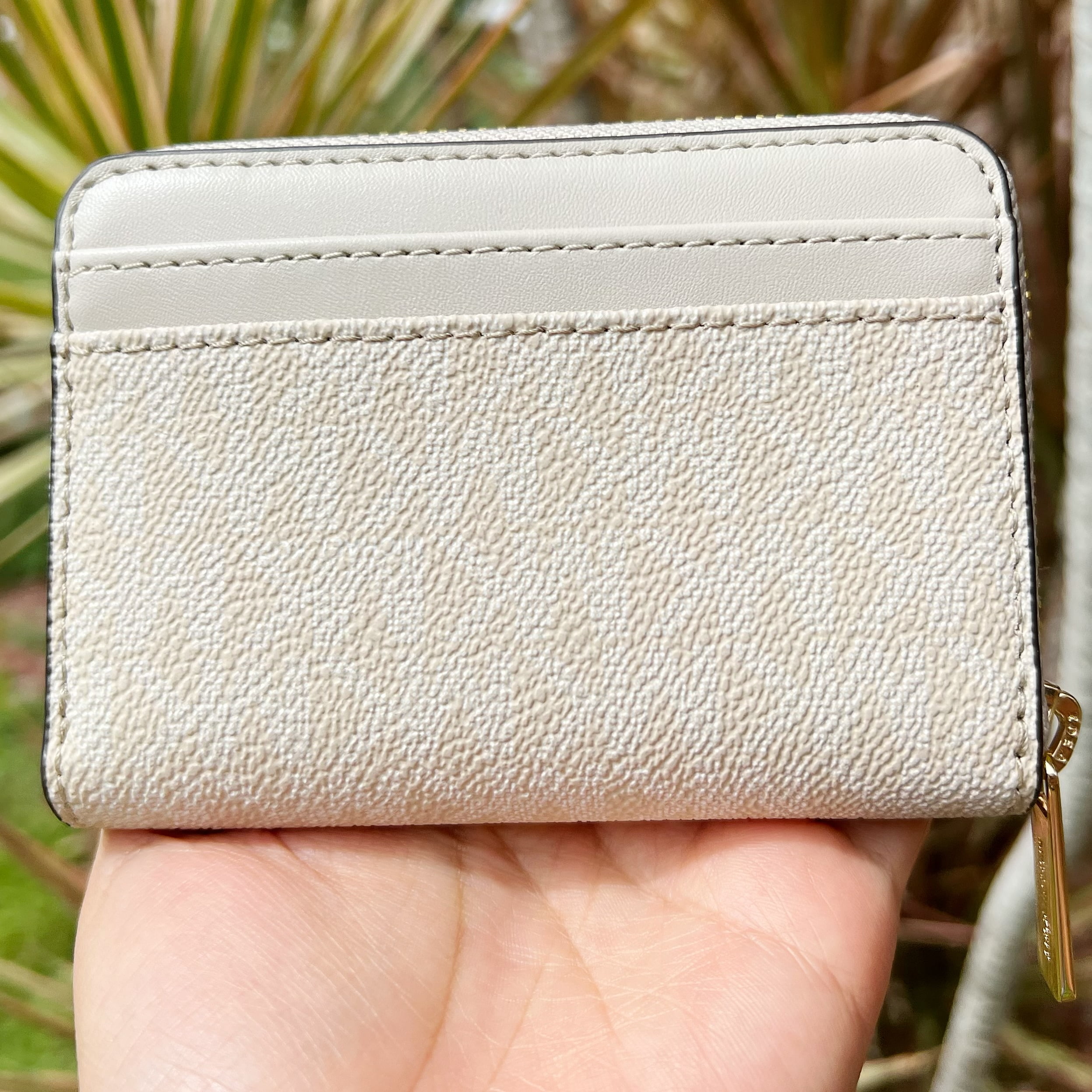 Light sand sales michael kors wallet