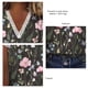thumbnail image 3 of Camiseta con estampado de encaje y costuras con cuello en V, manga corta, Tops elegantes de moda para el verano, 3 of 4