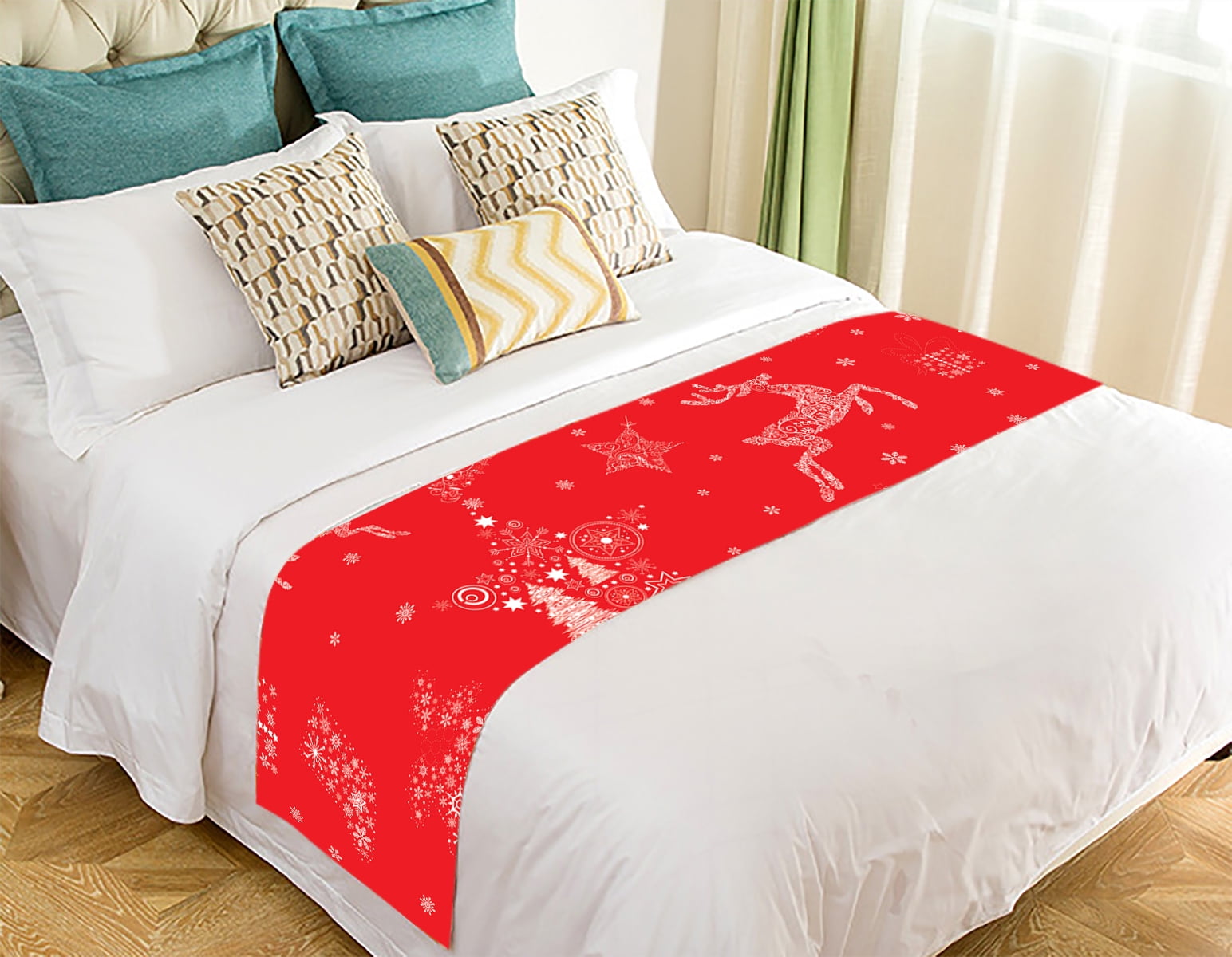 GCKG Christmas Bed Runner,Xmas Merry Christmas Reindeer Red Bed Runner