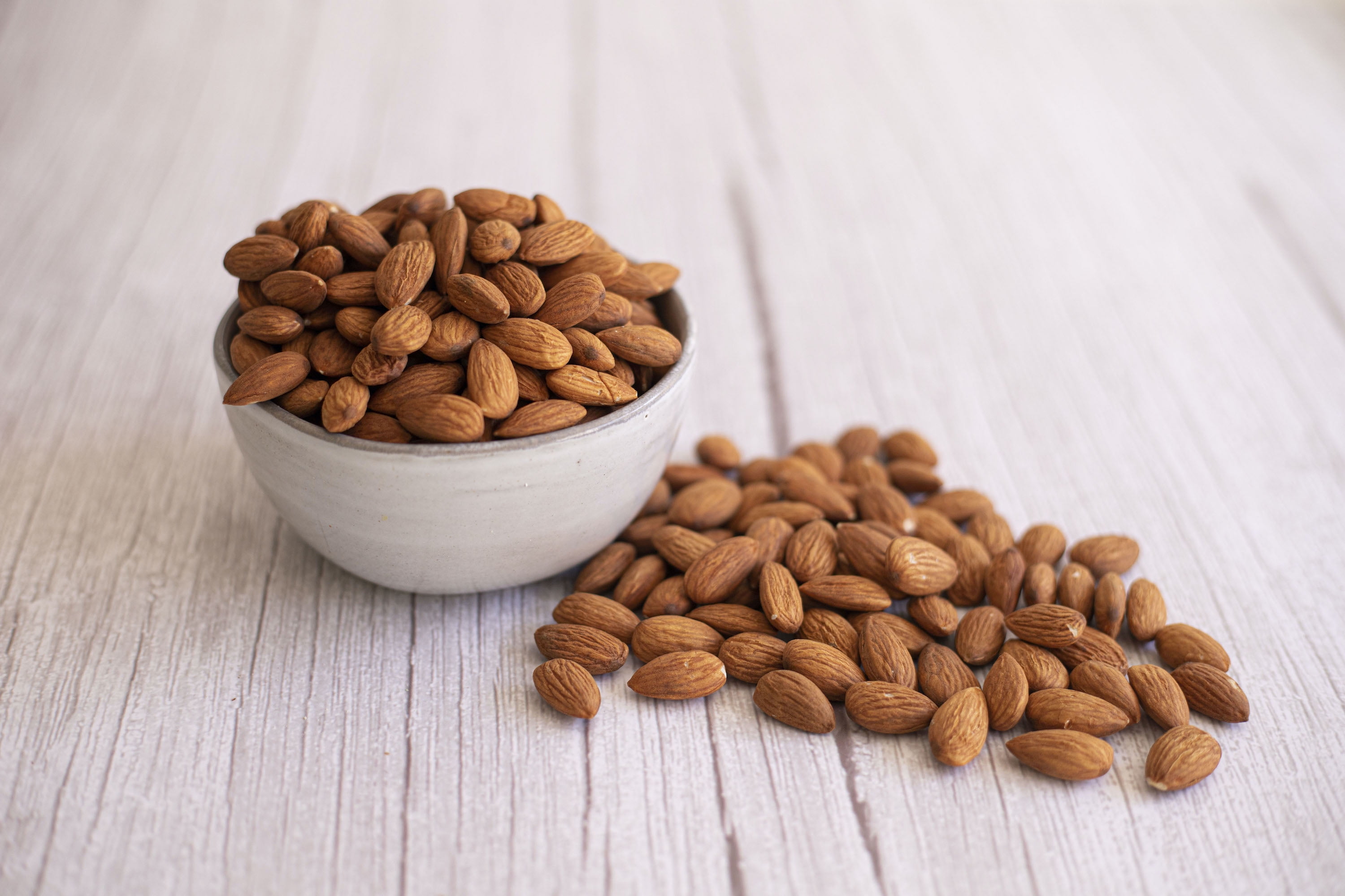 True California Organic Nonpareil Almonds, Natural & Unsalted, Shelled & Whole (2 LB)