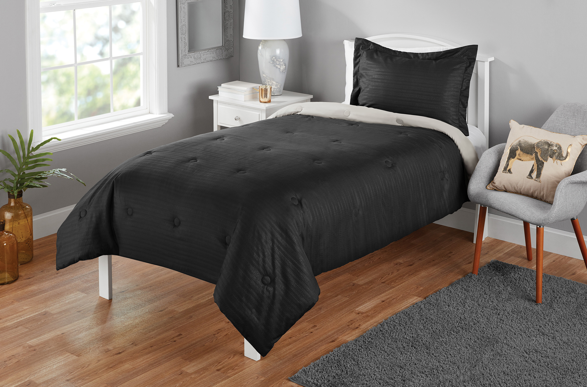 Mainstays Seersucker Full or Queen Solid Reversible Mini Comforter Set, 3 Piece - image 2 of 2