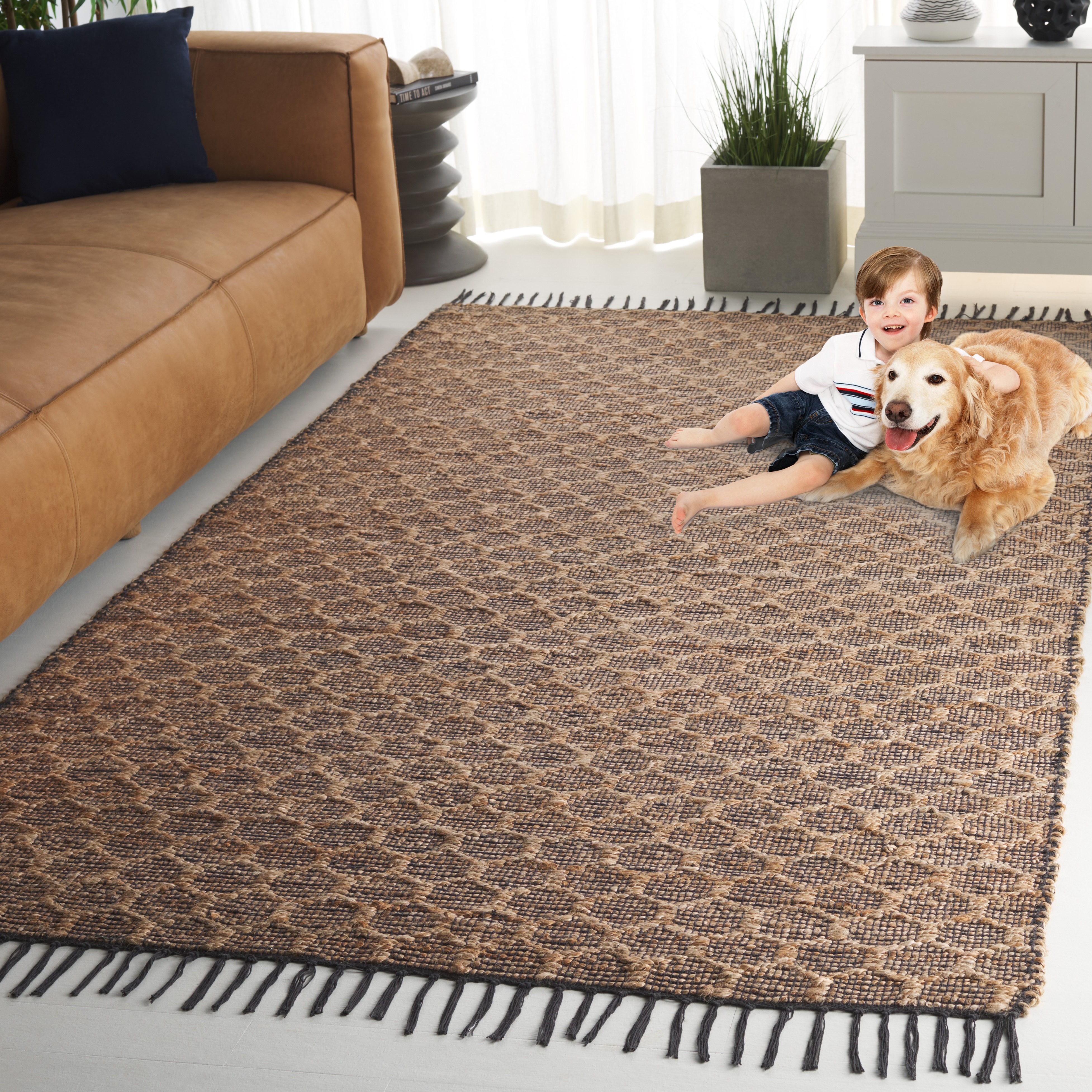 SAFAVIEH Cape Cod Fallon Geometric Area Rug, Charcoal/Natural, 5' x 8'