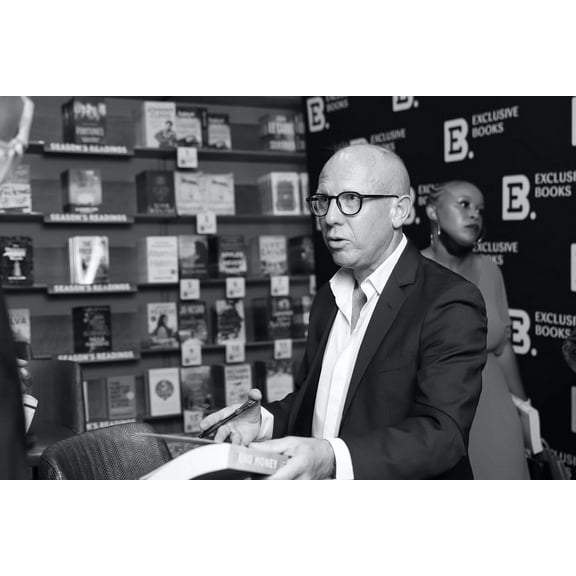 Unequal : How extreme, and worsening, inequality is damaging democracy, and what we can do about it (Paperback)