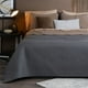thumbnail image 1 of Edredón Ligero Real Textil + 2 Fundas de Almohada, Juego de Colcha King Size, Color Gris Oscuro/Cafe, 1 of 7