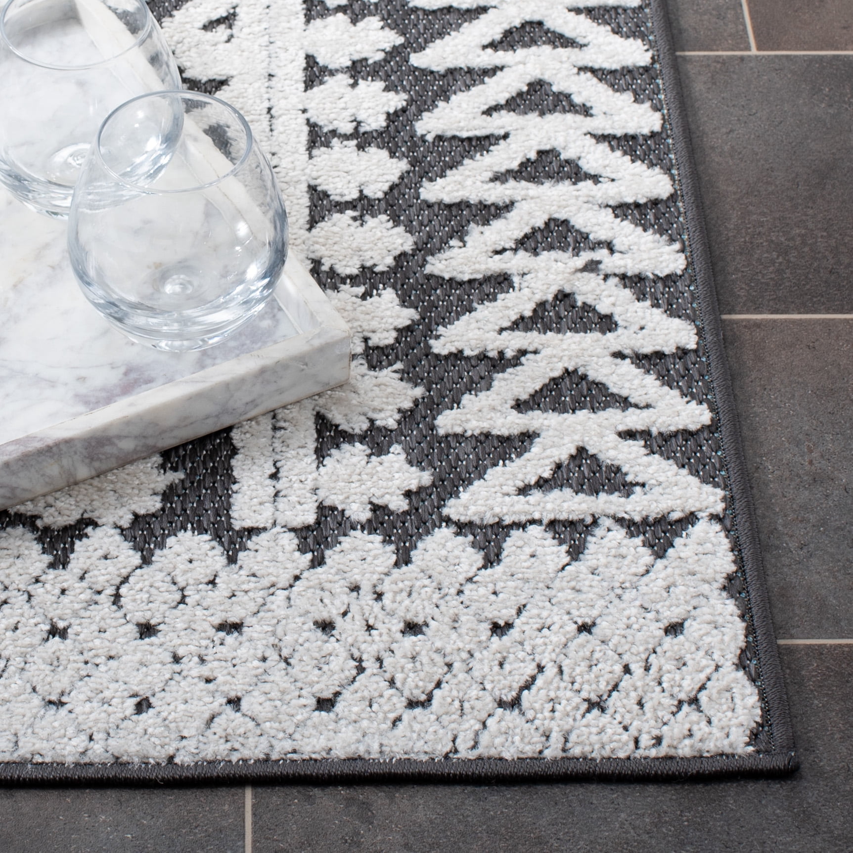 SAFAVIEH Cabana Arielle Geometric Indoor/Outdoor Runner Rug, Ivory/Grey, 2'2" x 7'