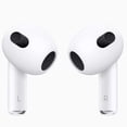 thumbnail image 2 of Apple AirPods 4th Blancos Audífonos inalámbricos, 2 of 4