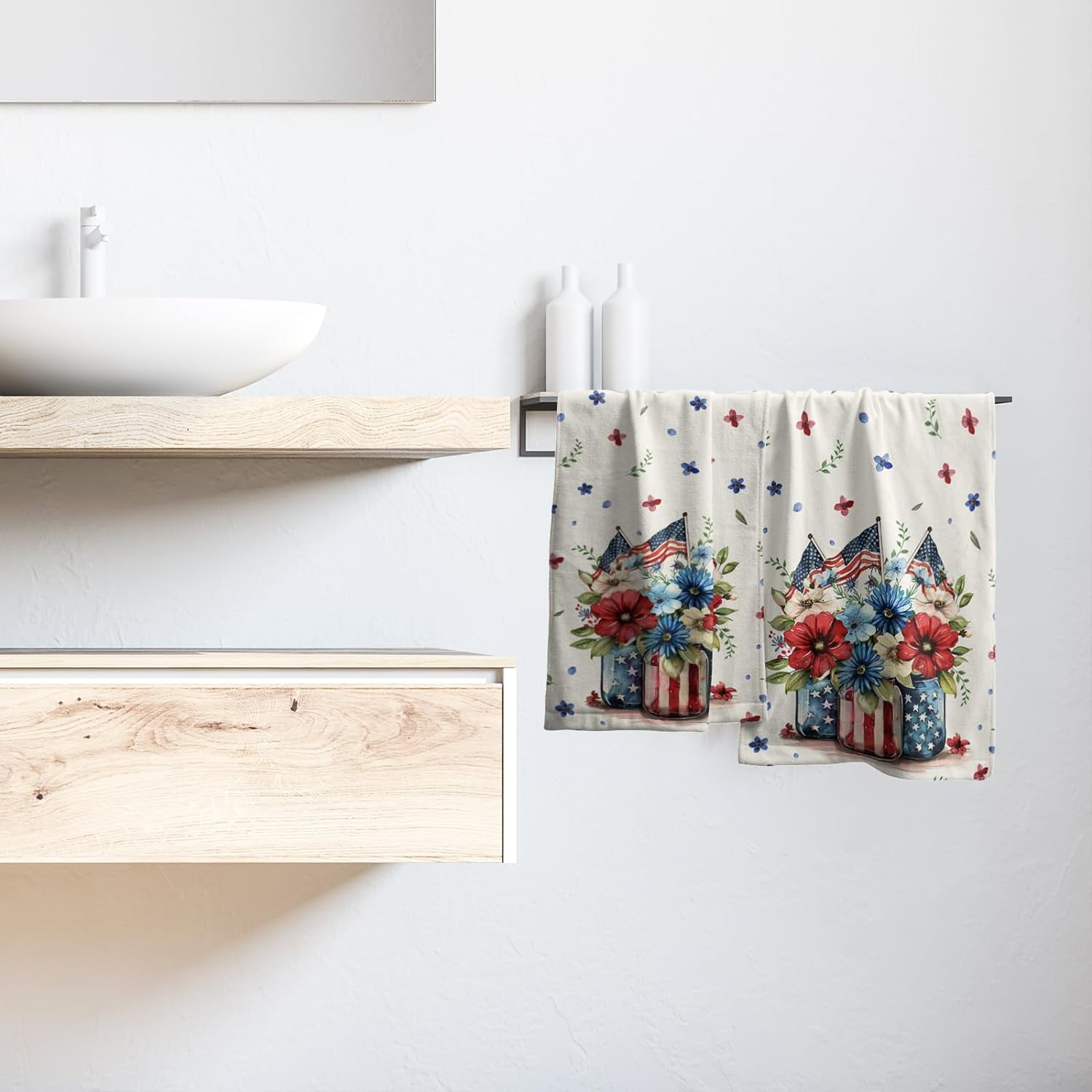 American Patriotic Floral Hand Towels for Bathroom Red Flower Vase Decorative Kitchen Towel Memorial Day Soft Fingertip Dish Guest Towels