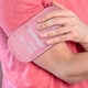 thumbnail image 4 of Compresas de Gel Reutilizables, Compresa Fría para Lesiones, Flexible, Suave, Terapia de Frío y Calor con Capacidad de 300 mL para Aliviar Dolor de Rodilla, Hombro y Espalda, Paquete de 2., 4 of 6