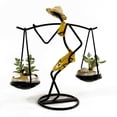 thumbnail image 1 of Candelabro de metal nórdico con personaje abstracto, escultura de niña cargada, candelabro, figuritas hechas a mano, decoración del hogar, candelabros, 1 of 5