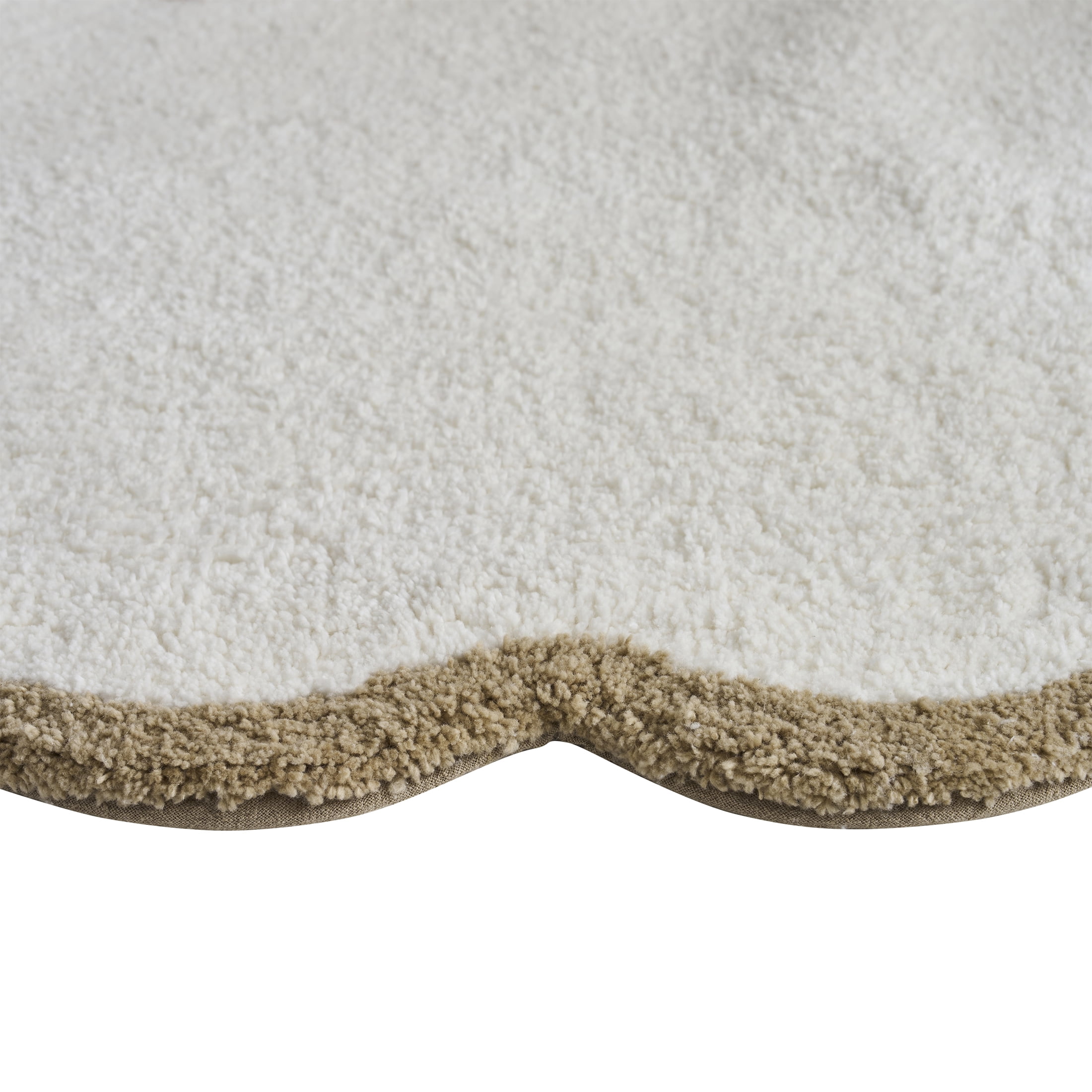 My Texas House Whitney Ivory Scallop Cotton Bath Rug, 20" x 32"