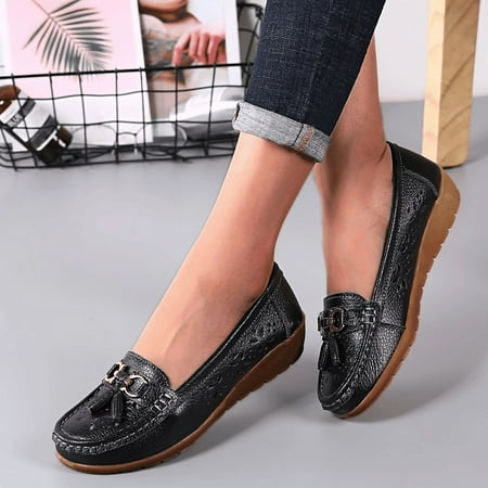 

XIAOGZAHUOP Lightweight Embroidery Loafers with Hollow Out Design and Metal Tassel Vamp Soft Platform Walking Shoes for Women Stylish Footwear perfect for Koningsdag/King‘s Day celebrat