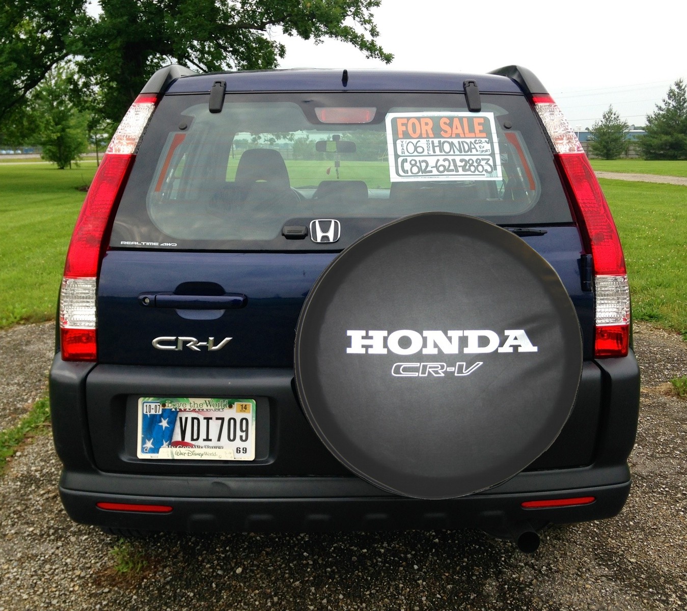 US Made SpareCover - 27-in BLAK Series Honda CRV in silver on black Heavy Vinyl Tire Cover