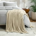 thumbnail image 4 of Bare Home Couverture Texturée en Molleton Microplush - 300 G/m2 - Micro-Polaire Duveteuse - Douce et Moelleuse - Grand Lit/queen, Oyster, 4 of 6