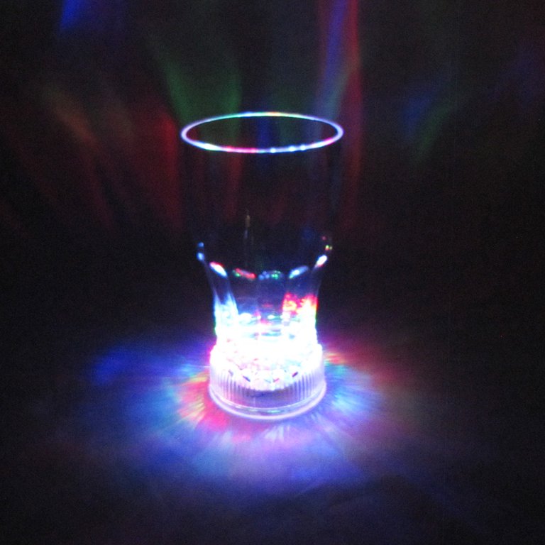 No-Spill Light Up LED Glow Cup with Lid - Multi-Color