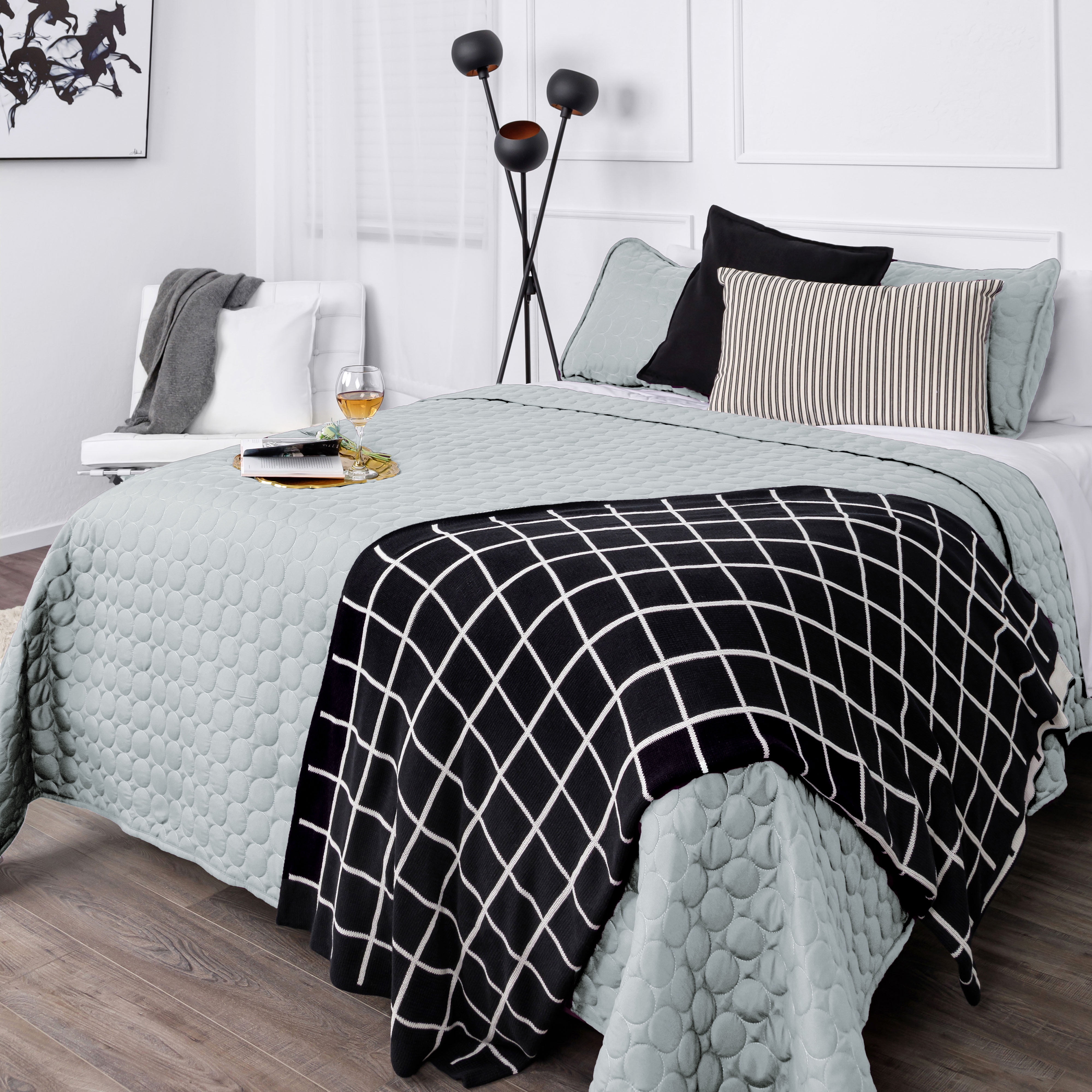 Southshore Fine Linens Oversized Quilt Bedding Set lightweight, soft coverlet bedspread 3-Piece with two matching shams, Blue, Full / Queen