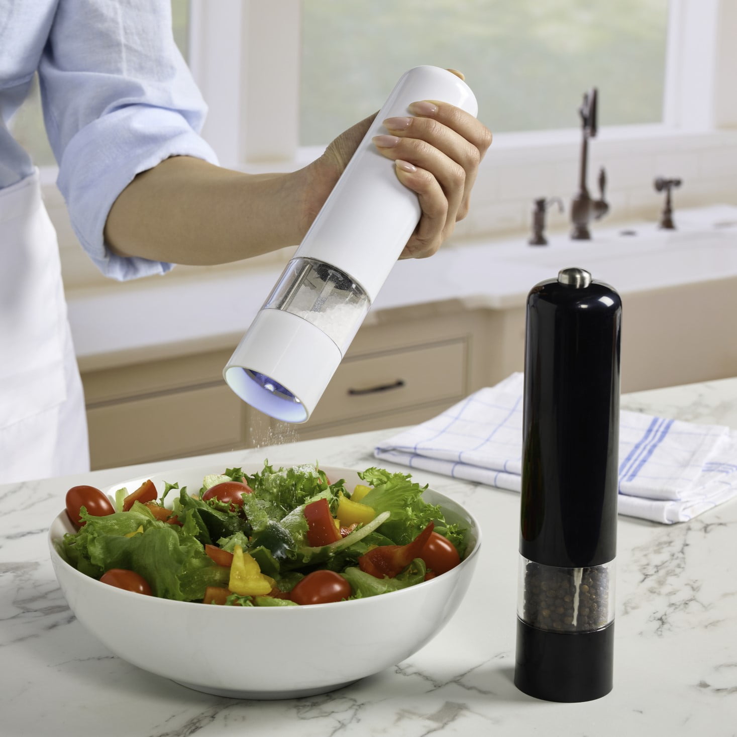Kamenstein 8-Inch Battery Operated Prefilled Salt & Pepper Grinder Set, Black & White