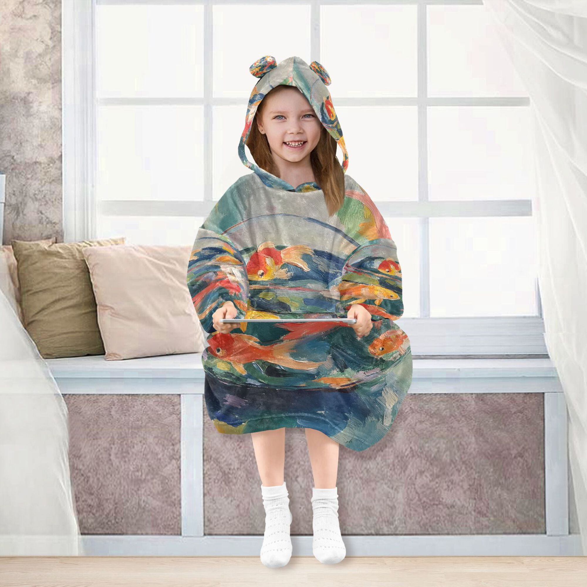 FORMRS Wearable Blanket Hoodie with Sleeves for Kids Cozy Flannel Sweatshirt, Green Goldfish