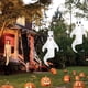 thumbnail image 5 of Decoración colgante de fantasma para Halloween, bandera de manga de viento de 43 pulgadas, decoración de Halloween para exteriores para patio, césped, porche, camino, árboles, 5 of 8