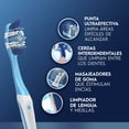 thumbnail image 2 of Cepillo de Dientes Oral-B 5 Acciones con Cerdas Suaves Inteligentes, 2 pzas, 2 of 5