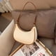 thumbnail image 2 of Bolso pequeño de estilo coreano, bolso de moda para mujer, bolso en forma de media luna, bolso de hombro para mujer, bolso de mano para mujer, bolso de axila de alta moda para mujer, 2 of 6