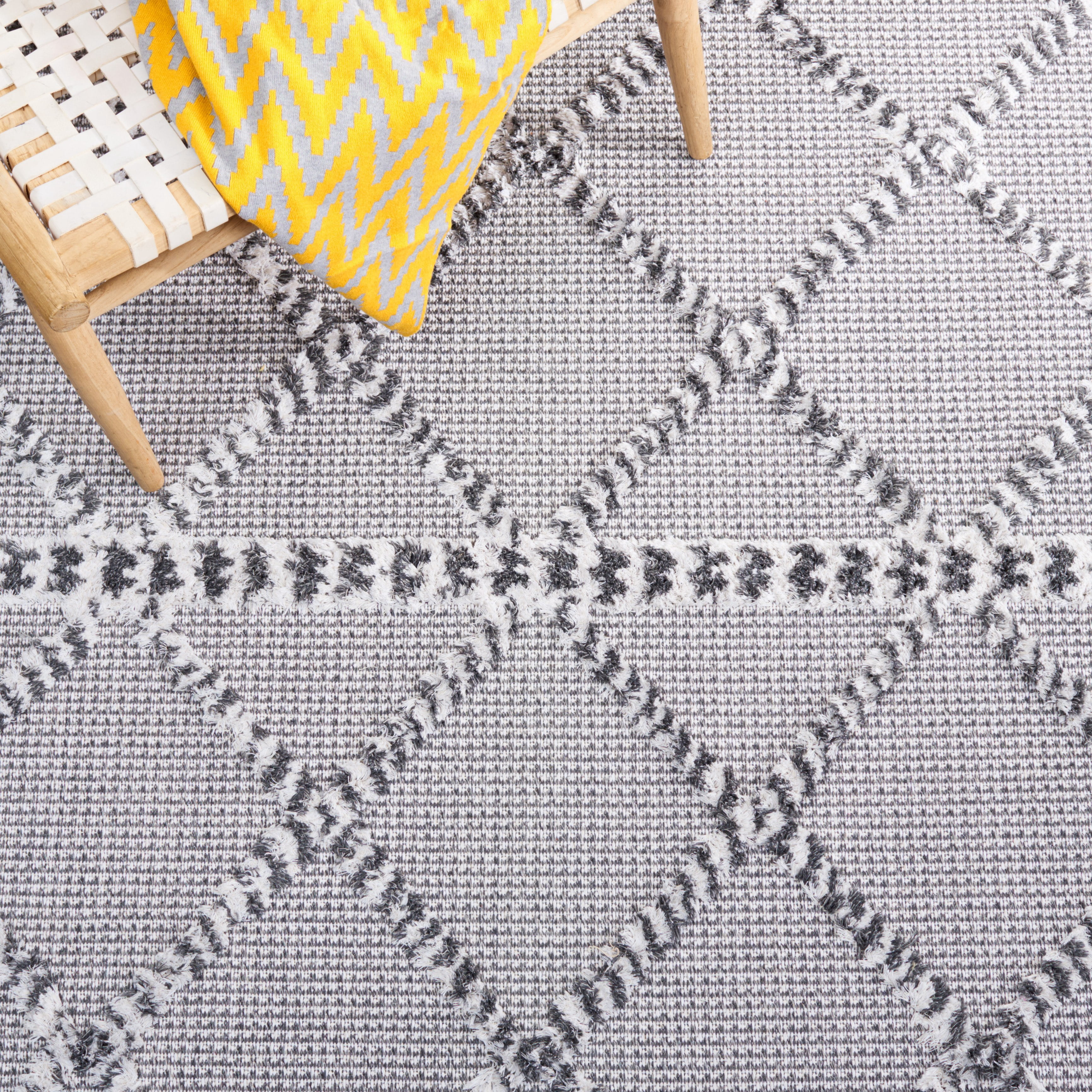 SAFAVIEH Augustine Reannon Geometric Area Rug, Gray/Ivory, 8' x 10'