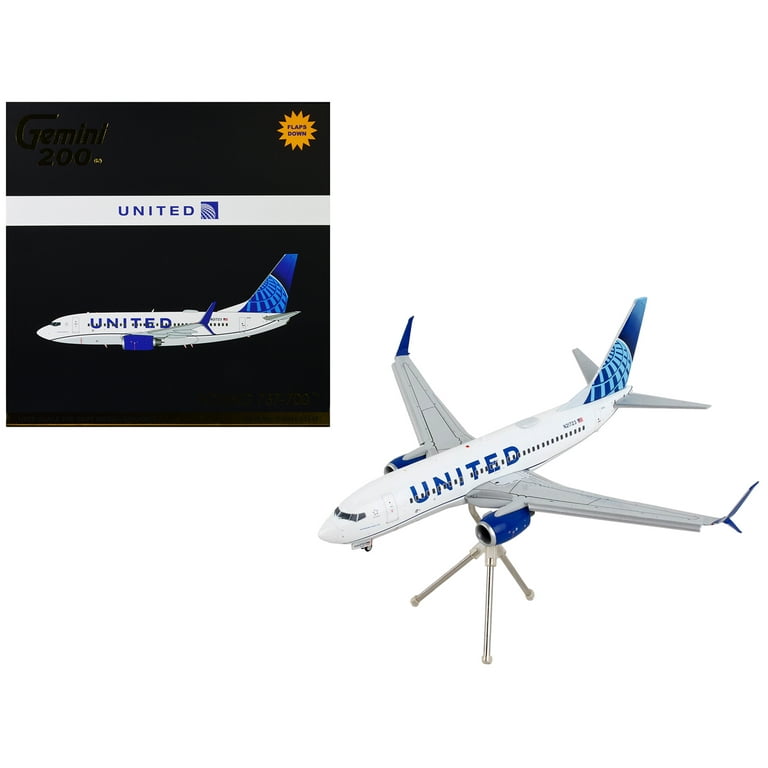Diecast Boeing 737-700 Commercial Aircraft with Flaps Down Diecast Boeing 737-700 Commercial Aircraft with Flaps Down