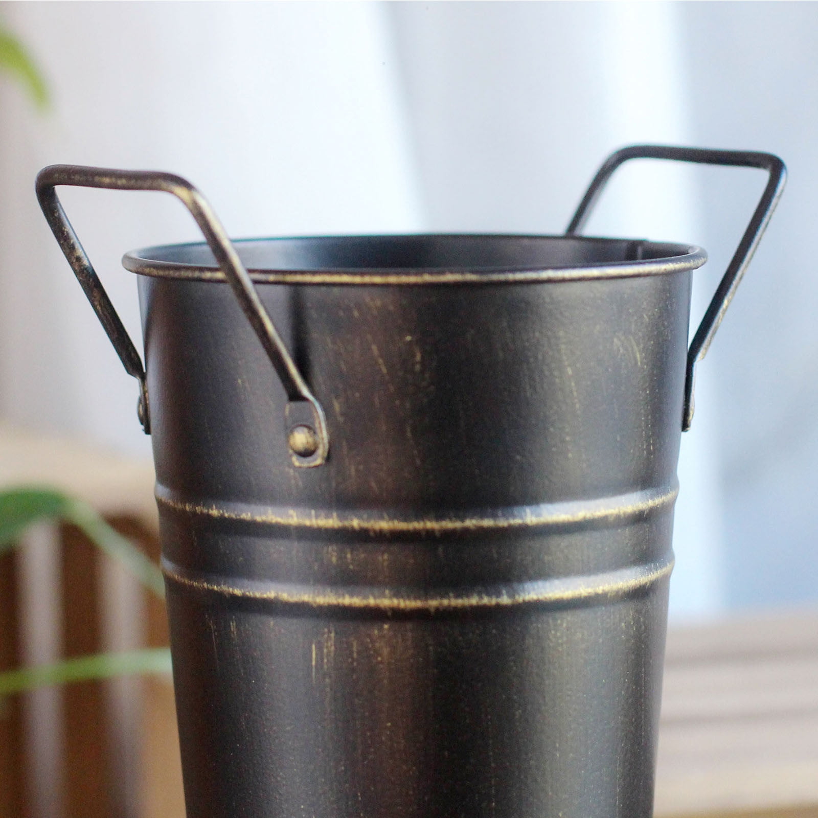 Vintage Galvanized Metal Umbrella Stand – Farmhouse-Style Multi-Purpose Bucket for Entryway, Porch, or Indoor Use – Holds Umbrellas, Canes & Floral Arrangements