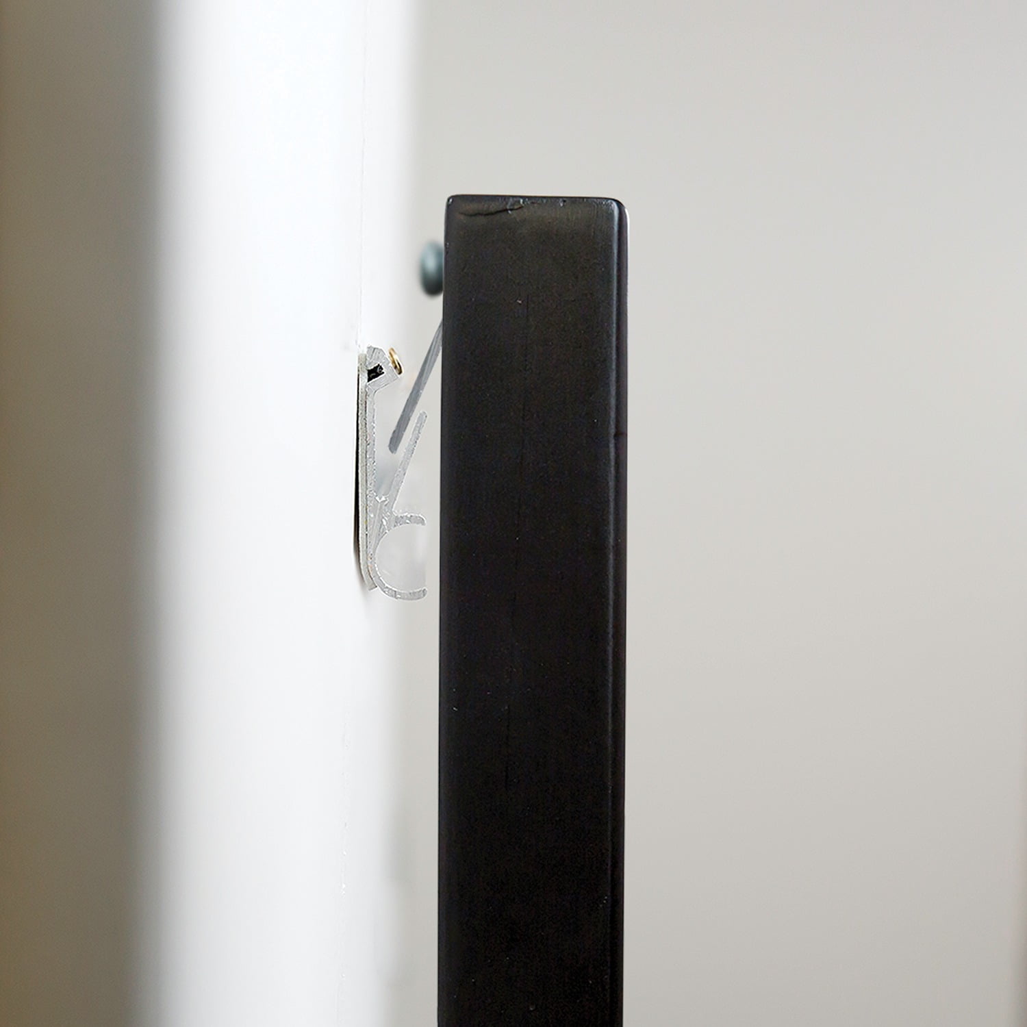 Hangman Apartment Hanger (18", 150lb)