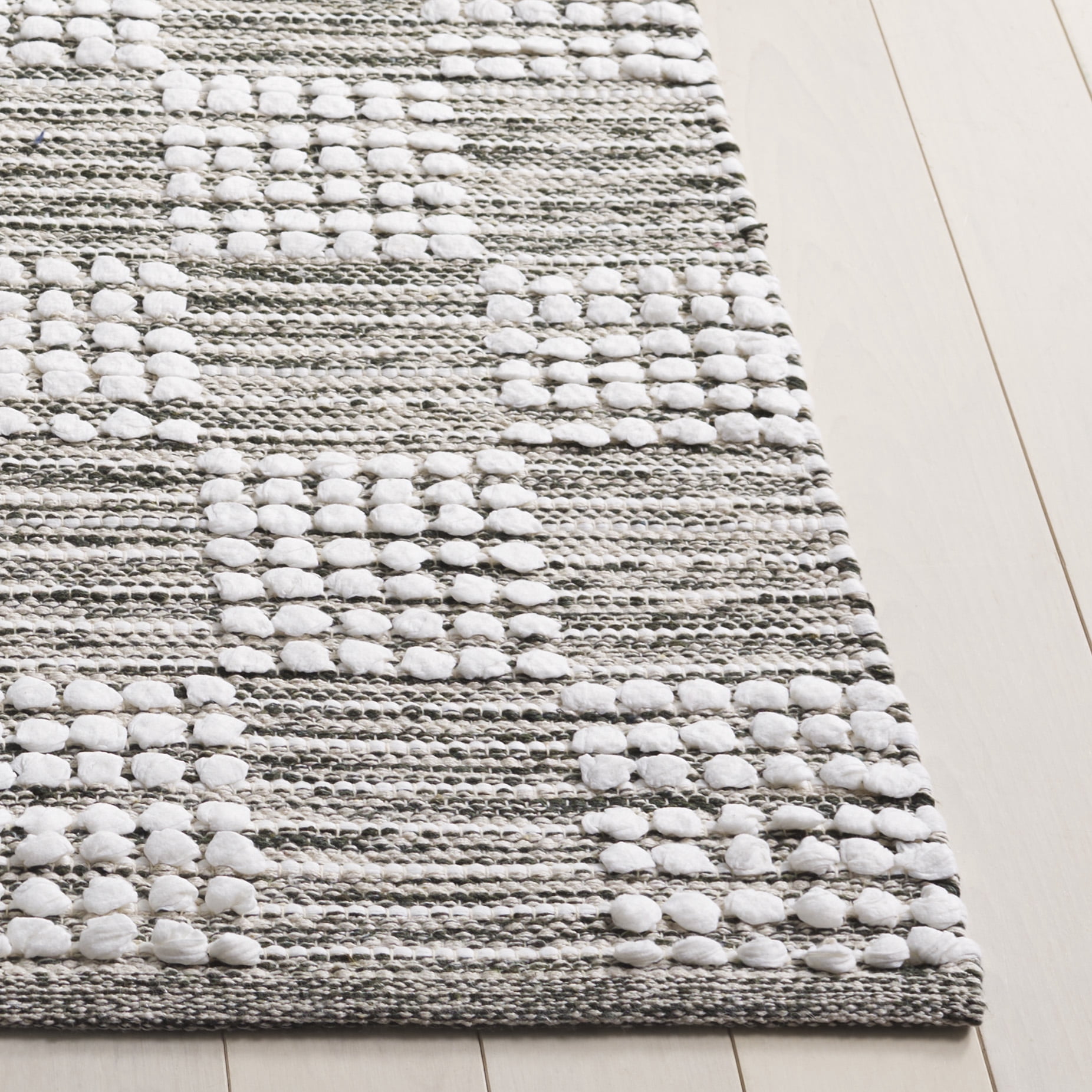 SAFAVIEH Montauk Taryn Checkered Cotton Runner Rug, Green/Ivory, 2'3" x 8'