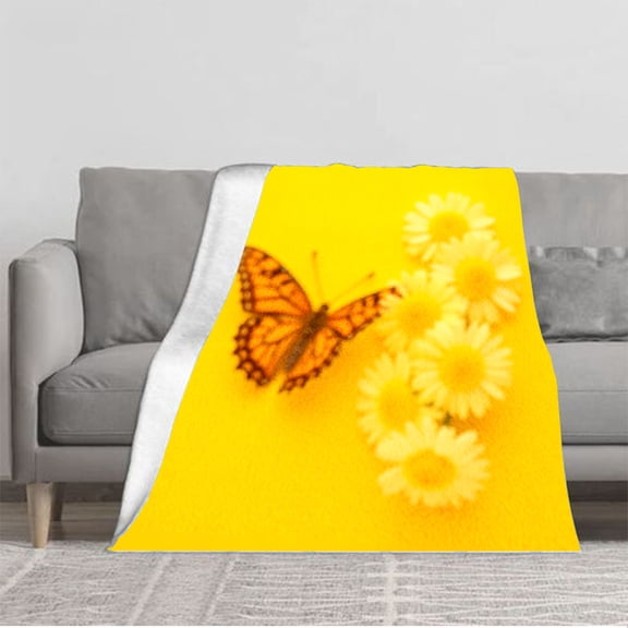 Durable Soft & Warm Flannel Blanket - Cozy Floral Design with Daisies & Butterflies Perfect for Sofa Travel Bed & Chair