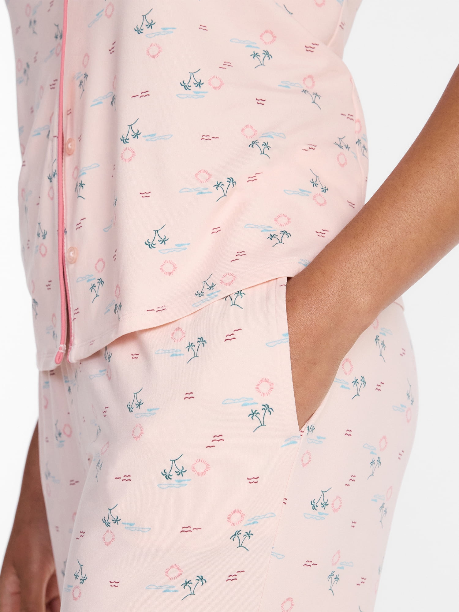 Joyspun Women's Dreamy Soft Collection Notch Collar Top and Capri Pants Pajama Set, 2-Piece, Sizes XS-3X
