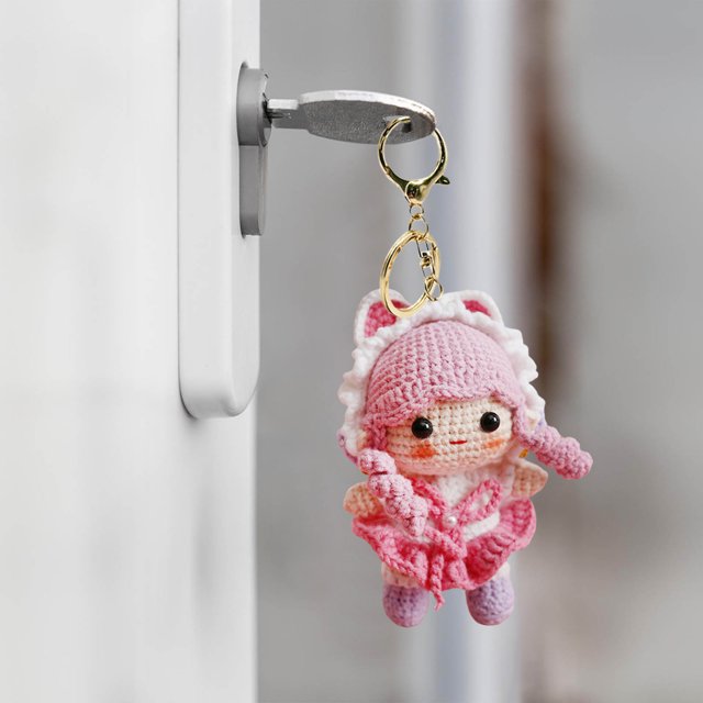 Key Chain Keyring For Everyone Unique Braided Design Durable Yarn Material Stylish And Functional Accessory For Keys Bags Or Personal Items Ideal For All Occasions