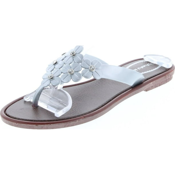footwear for beach vacation